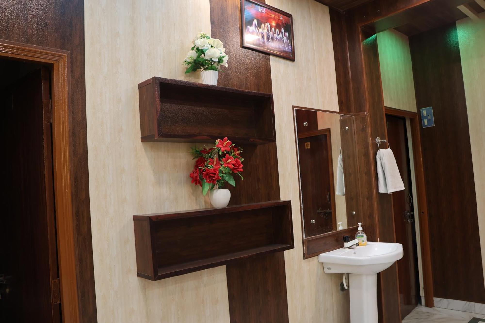 Hotel Maharaja Palace Bhāgalpur Extérieur photo